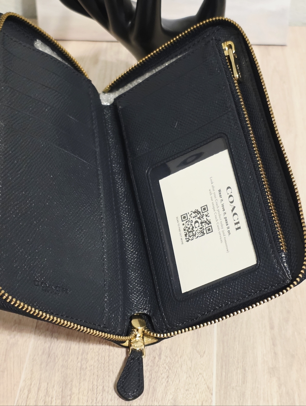 Coach C4533 Medium ID Zip Wallet Motif Night Desert Postcard in Midnight Gold - Picture 14 of 16